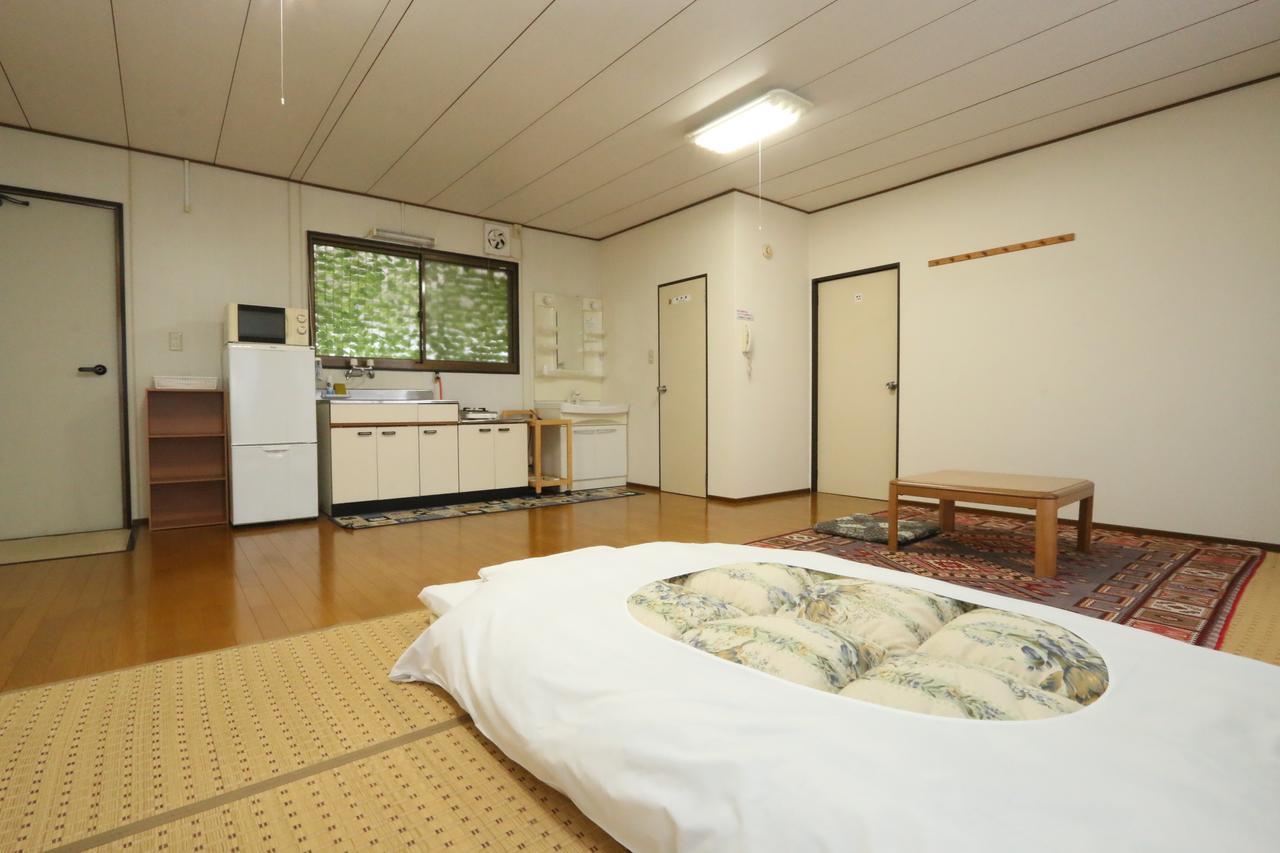 Готель Chikurin Onsen Satsuma Номер фото
